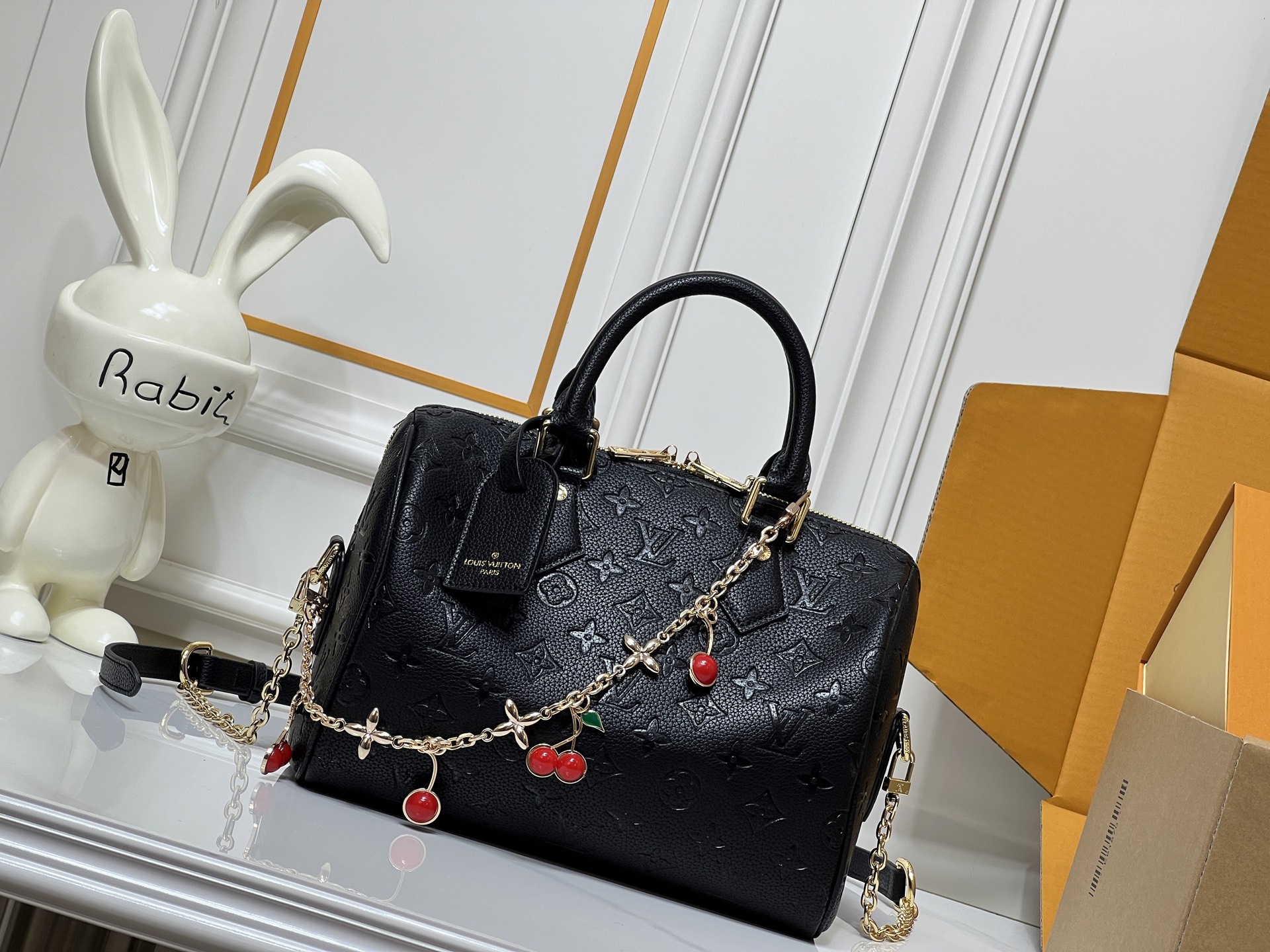 Louis Vuitton LV Classic Handbag Premium Canvas Model M23951 Shoulder Strap Weekend Getaway Fashion Accessory